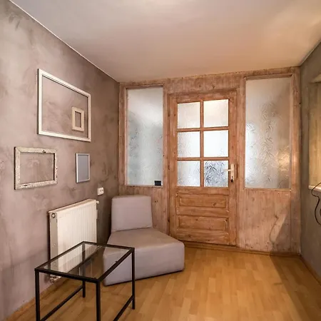 Hostel Transylvania *