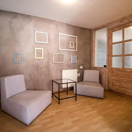 Transylvania Hostel *
