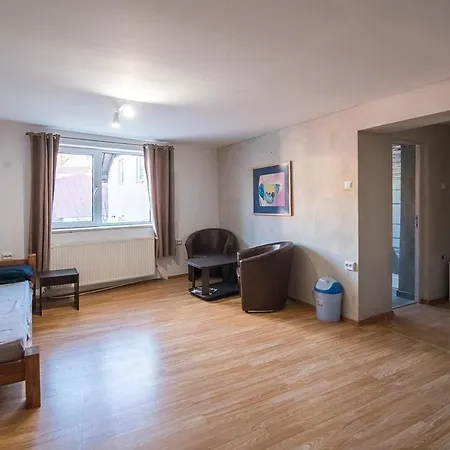 Transylvania Hostel *