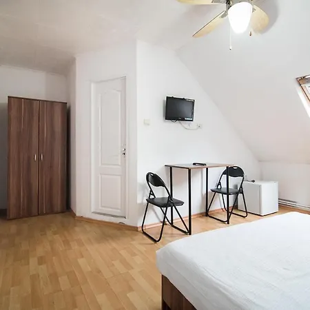 Hostel Transylvania *