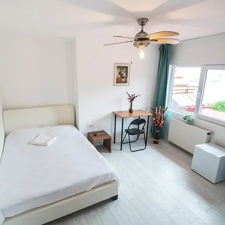 Transylvania Hostel *